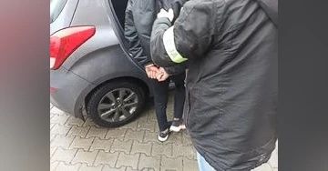 Policjanci zatrzymali dwóch poszukiwanych mężczyzn